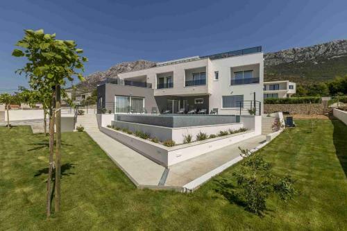 Luxury Villa Adonis Split With Private Pool, Jacuzzi, Sauna And Gym