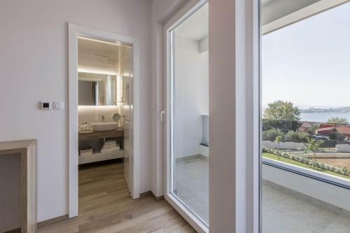 Luxury Villa Adonis Split With Private Pool, Jacuzzi, Sauna And Gym