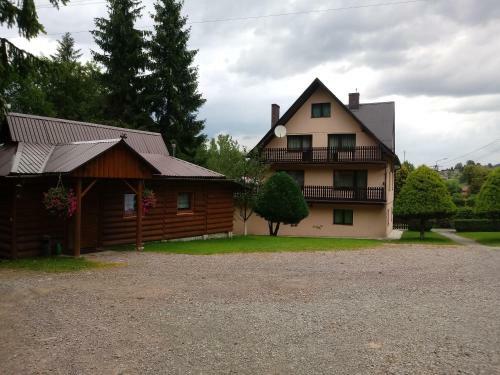 Agroturismo Gazd�wka "pod Pstr?giem"