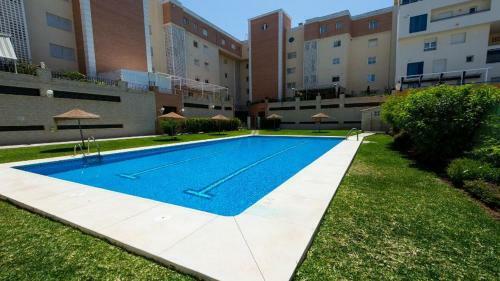 Apartamento �tico Con Piscina Y Barbacoa