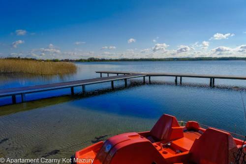 Czarny Kot Mazury Dom Ca?oroczny