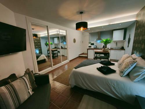 Palm View Luxury Apartment