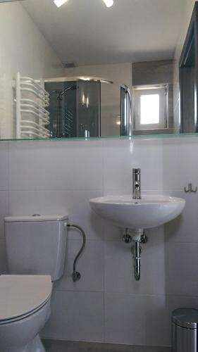 Lodge Over Lake-domki,apartamenty