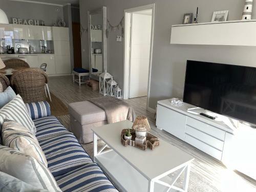 Bia?y Apartament Z Tarasem W Playa Baltis