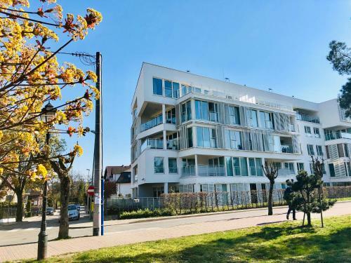 Bia?y Apartament Z Tarasem W Playa Baltis