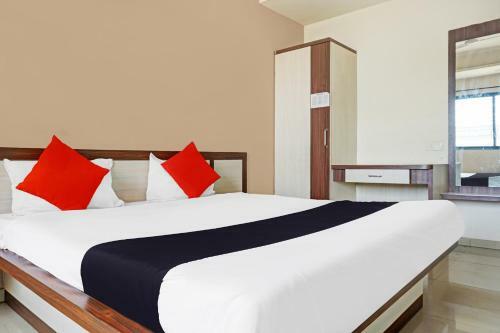 Collection O 81375 Hotel Amruta Deluxe Executive