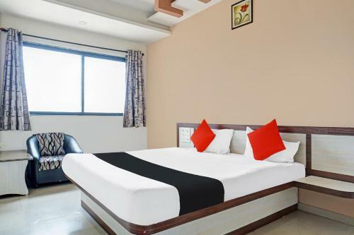 Collection O 81375 Hotel Amruta Deluxe Executive