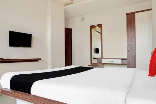 Collection O 81375 Hotel Amruta Deluxe Executive
