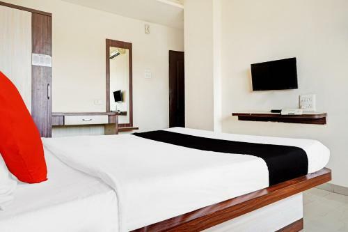 Collection O 81375 Hotel Amruta Deluxe Executive