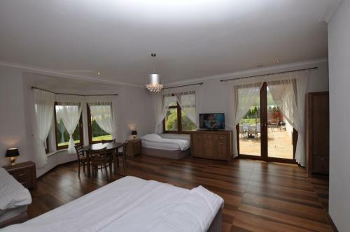 Hostal Apartamenty Sowiog�rskie
