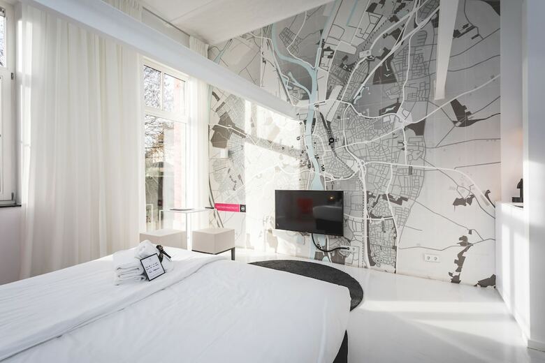 Hotel Hoogenweerth Suites