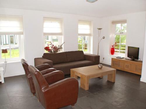 Villa Wiringherlant 6