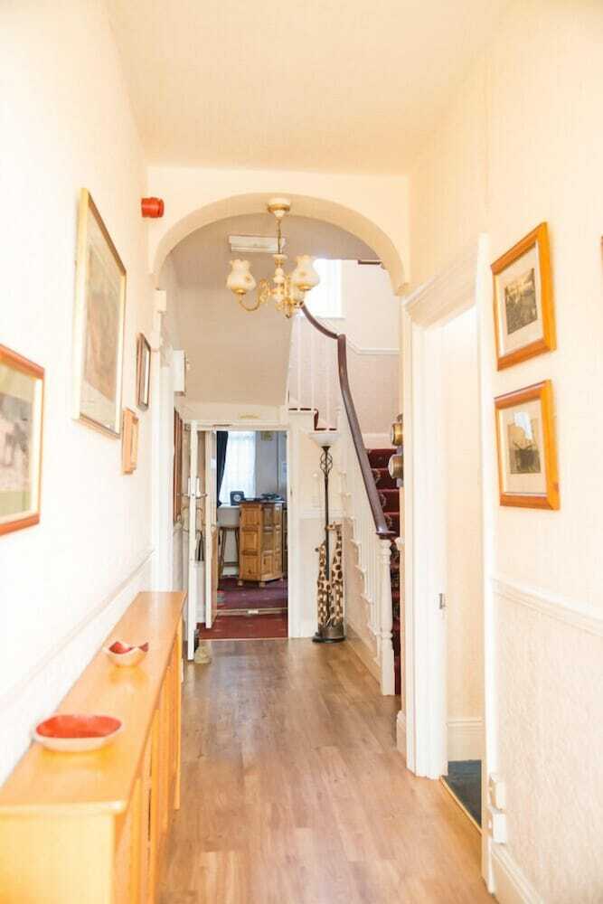 Hostal The Parks Guest House