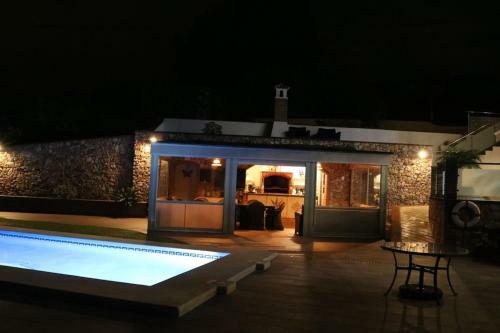 Exceptional Costa Del Sol Villa For 8, Hi Spec, Tranquil Setting, Amazing Views. Heated Pool.