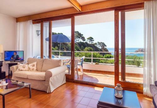 Sea View Balcony Apartment
