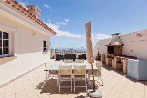 Villa Mercedes With Heated Pool And Wifi Internet