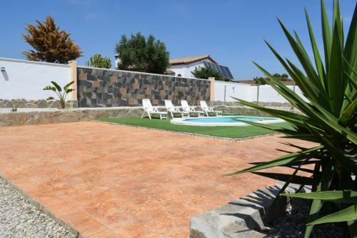 Bamb� � Casa Rural En Vejer Con Piscina Privada