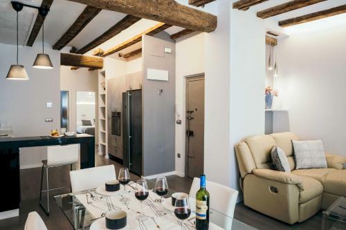 Apartamento Cathedral Modern 2br, 1ba, Wifi, Ac, Balcony