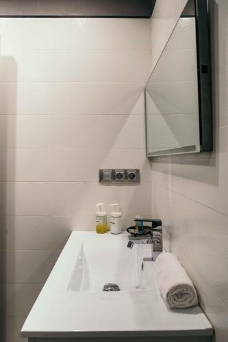 Apartamento Cathedral Modern 2br, 1ba, Wifi, Ac, Balcony