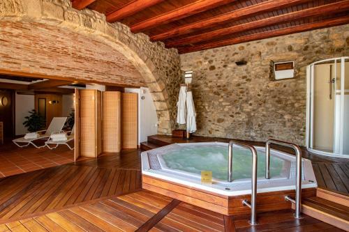 Cal Parent ? Casa ?nova? Con Piscina Semi-climatizada Y Spa