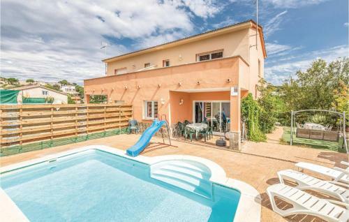 Two-bedroom Holiday Home In Vidreres