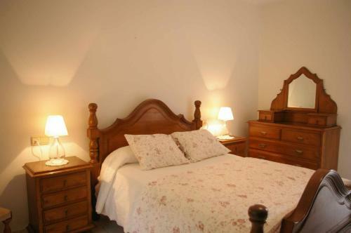 Vivienda R�stica Con Jard�n Y Patio Interior