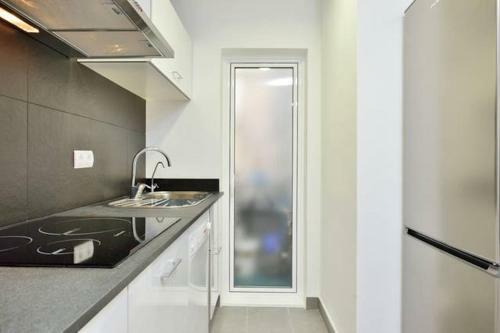 Cosy Well Situed Apartment With Sea View