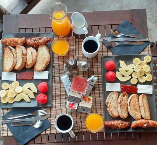 Hotel Las Casas De Isu