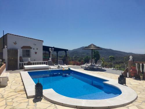 Casira, Ruime Villa & 2 Studio's - 8 Personen
