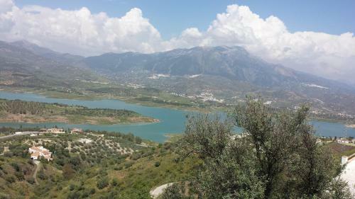 Villa Vistas Al Lago With Private Pool