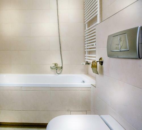 Warsaw Concierge Saxon Apartment