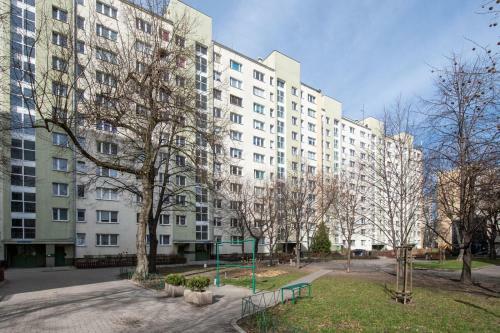 Labo Apartment Metro Plocka