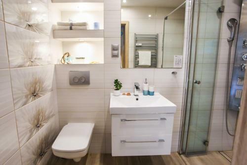 Apartament B??kitno Na Bia?ym