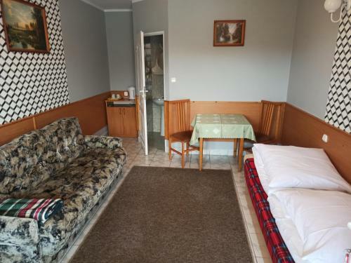 Hostal Apartament I Pokoje Go?cinne Budnik