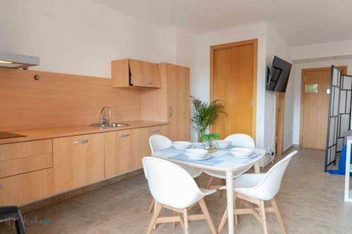 Apartamento Junto A La Playa Con Piscina Y Parking