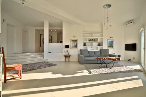 Villa C'an Petra, Carrer Club Robinson