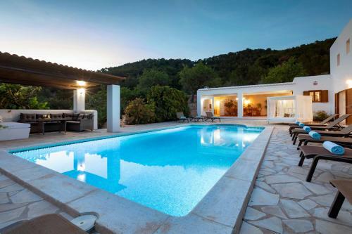 Villa In Ibiza Town, Sleeps 1214 - Can Monte