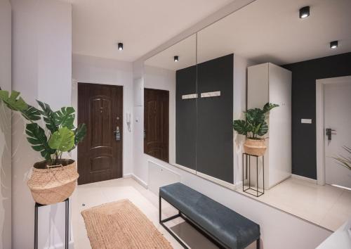 Spacious Apart ~ 150m Main Square ~ Self Check-in 24h