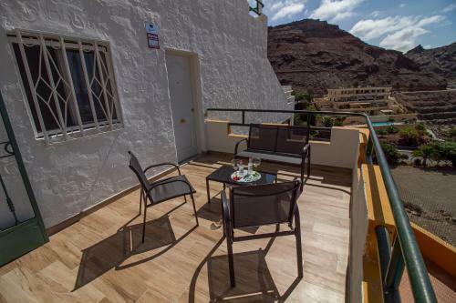 Two-bedroom Apartment Playa Del Cura With Views
