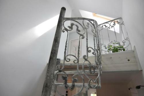 Holiday Home, Debina