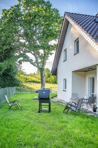 Holiday Home, Debina