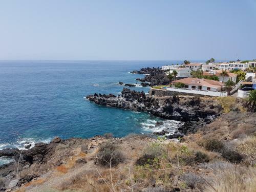 Chalet With Sea Views And Free Parking