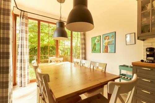 Seayou Yellow House