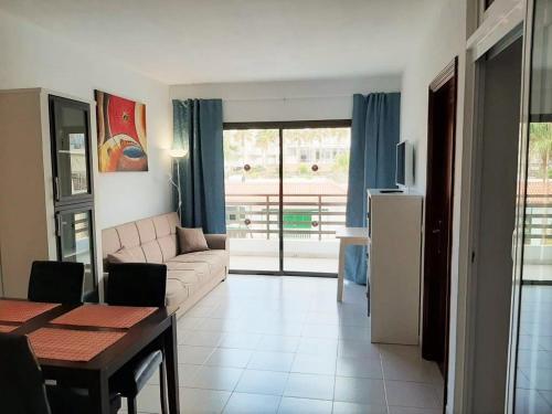 Apartment 100 Meters From The Beach.