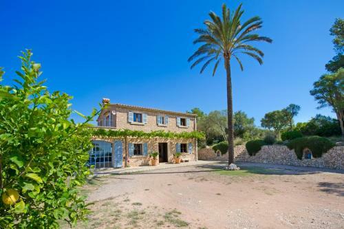Villa Finca Son Roman�
