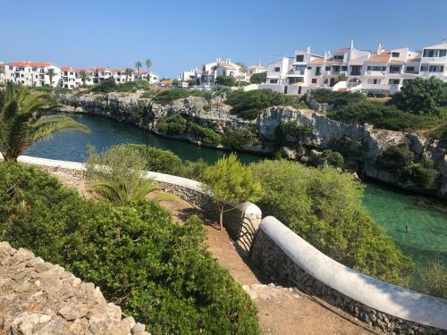Splendide Villa Les Pieds Dans L'eau Dans La Baie de Mahon