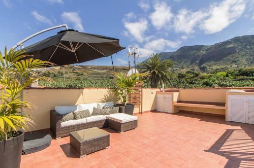 Villa In Protected Space In Front Of The Sea