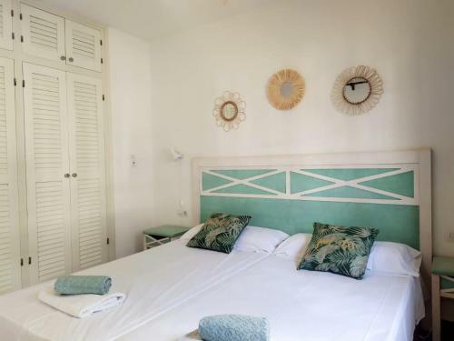 Cheap & Chic Apartamento En Son Bou de 2 Dormitorios