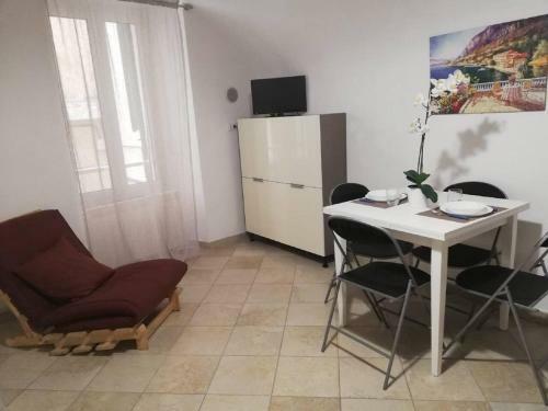 Apartamento Casa Medievale Pieno Centro Sanremo