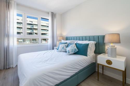Lets In The Sun - Cala Serena Luxury Apartment